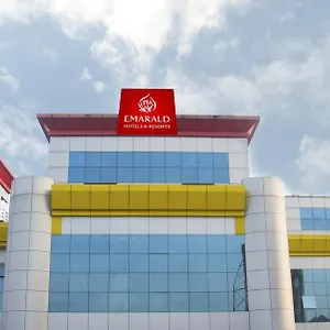 3* Hotel Emarald